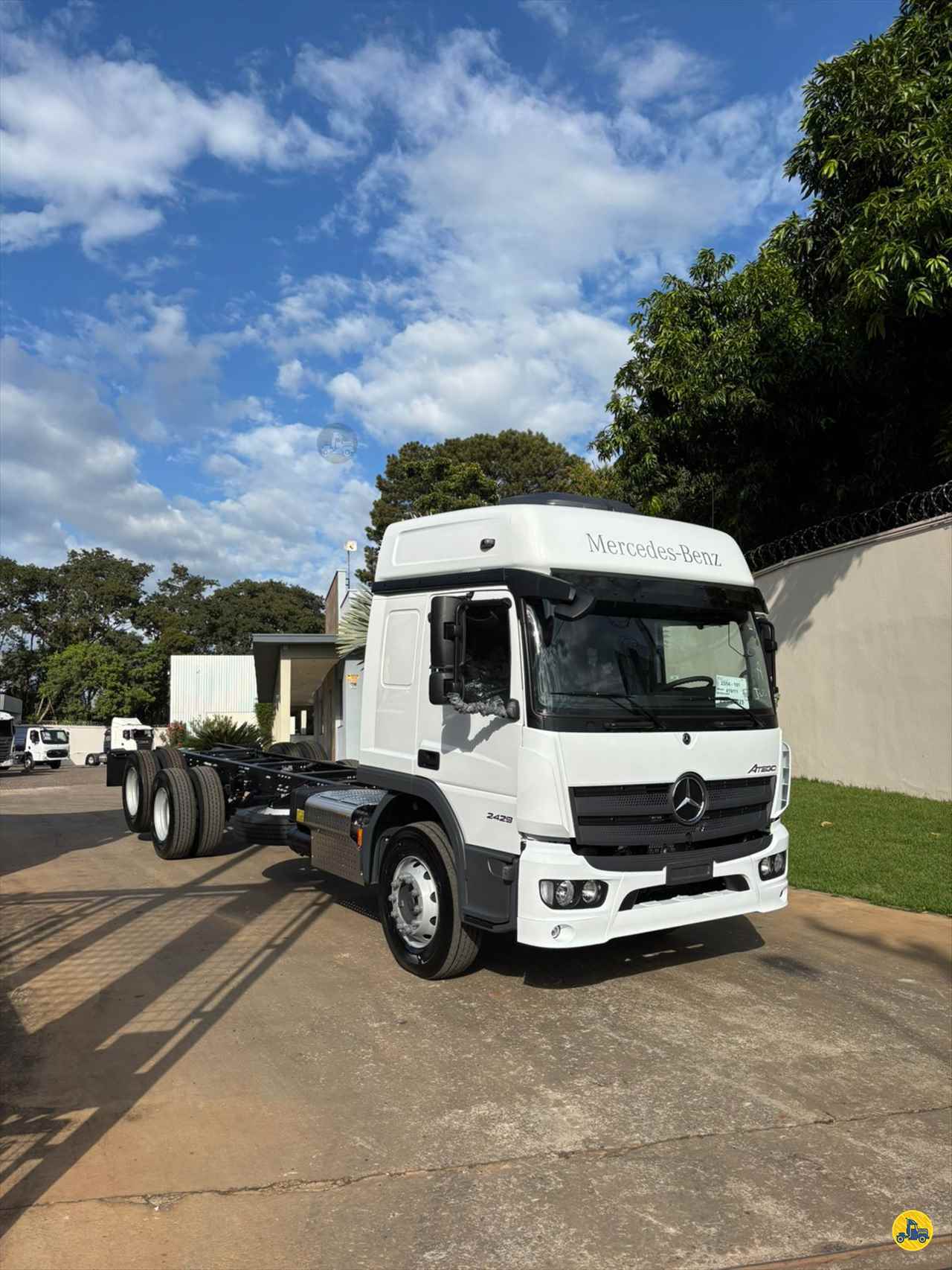 CAMINHAO MERCEDES-BENZ MB 2429 Chassis Truck 6x2 Gil Caminhões ARARAQUARA SÃO PAULO SP